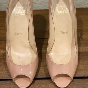 Christian Louboutin Nide Peep Toe Pump 38